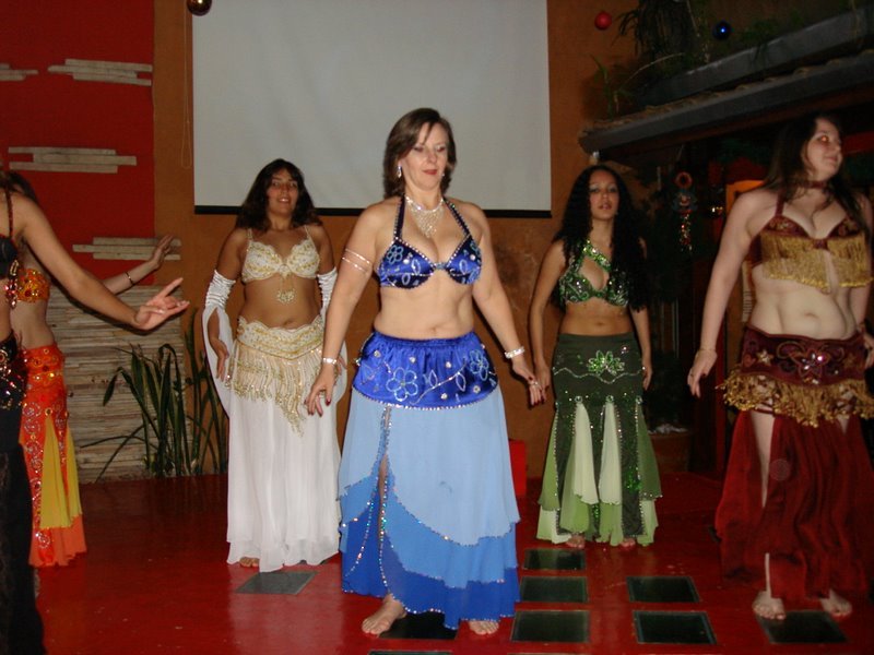 Beth em sua apresentação de Dança do Ventre em 2008!